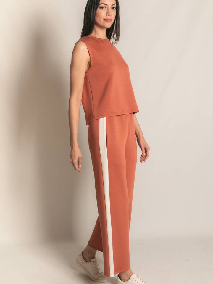 P. CILL - Vente Pantalon – femme - Pantalon à jambes larges P. CILL Butter Modal à rayures latérales49