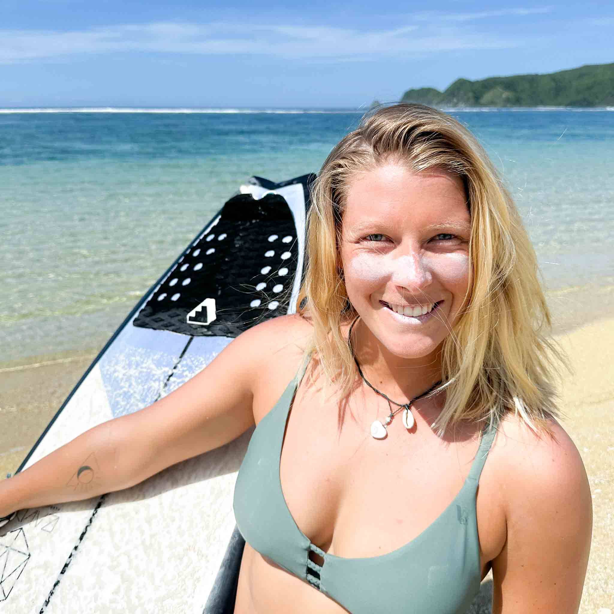 Suntribe - Wholesale Sunscreen - Suntribe Organic Mineral Zinc Sun Stick SPF50 Original White9