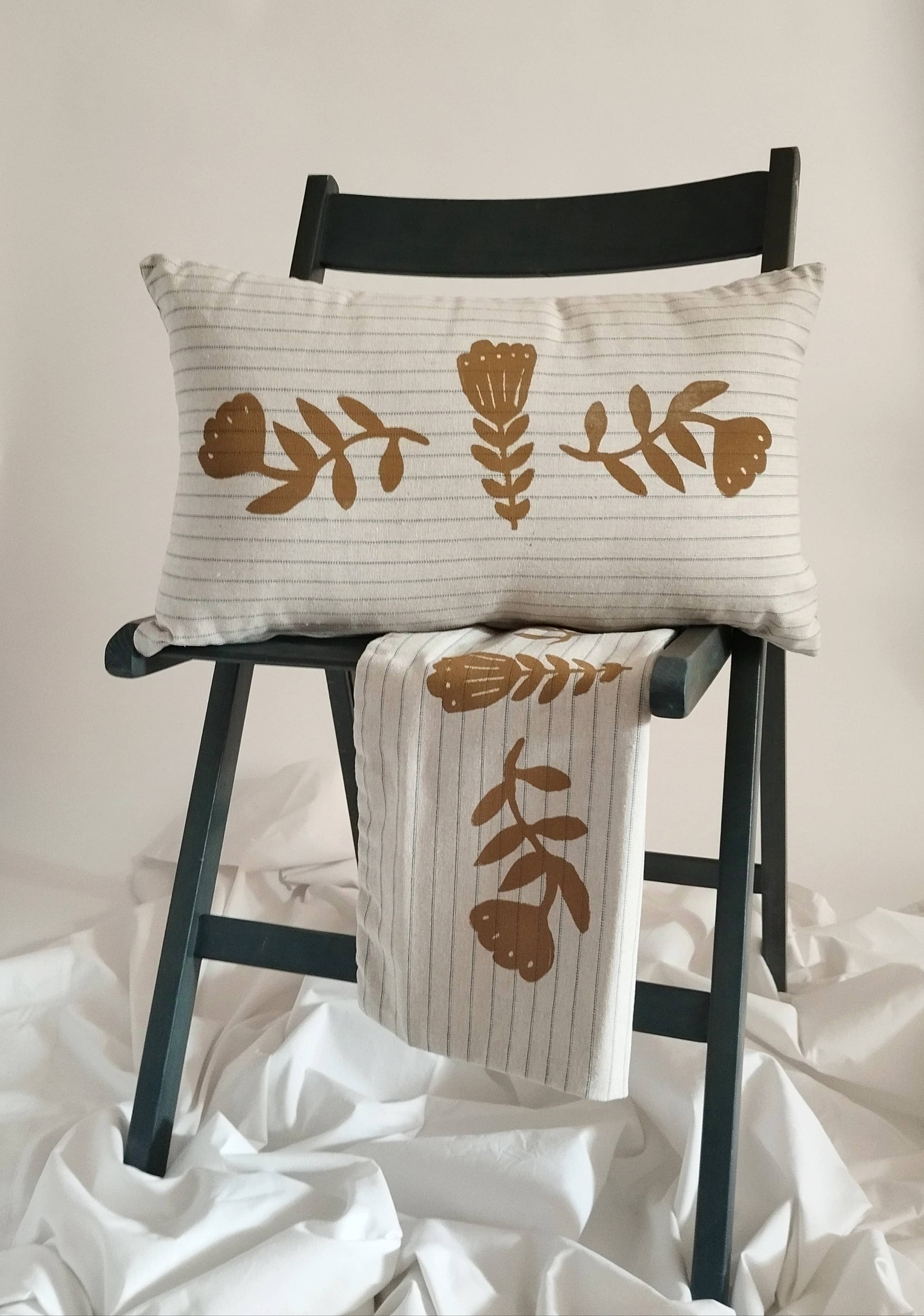 The Ink Job – Engroshandel Lændepude – Nostalgisk blomsterprint pudebetræk i hør7