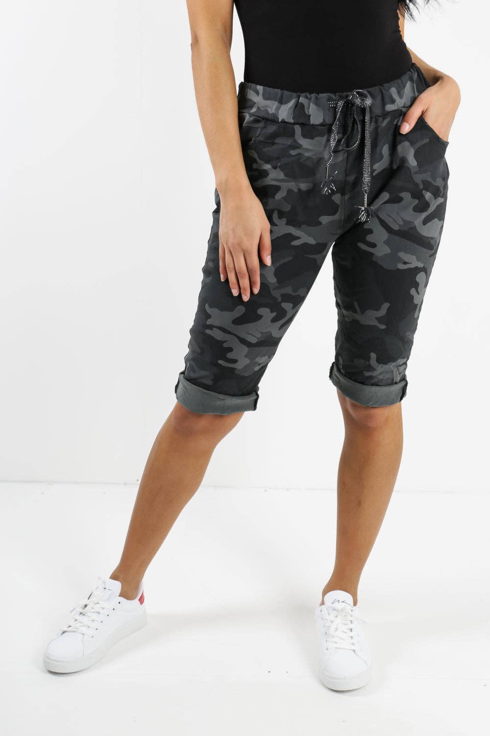 Miss Bold – wholesale Shorts – Women’s – Italian Camouflage Magic Chino Shorts100