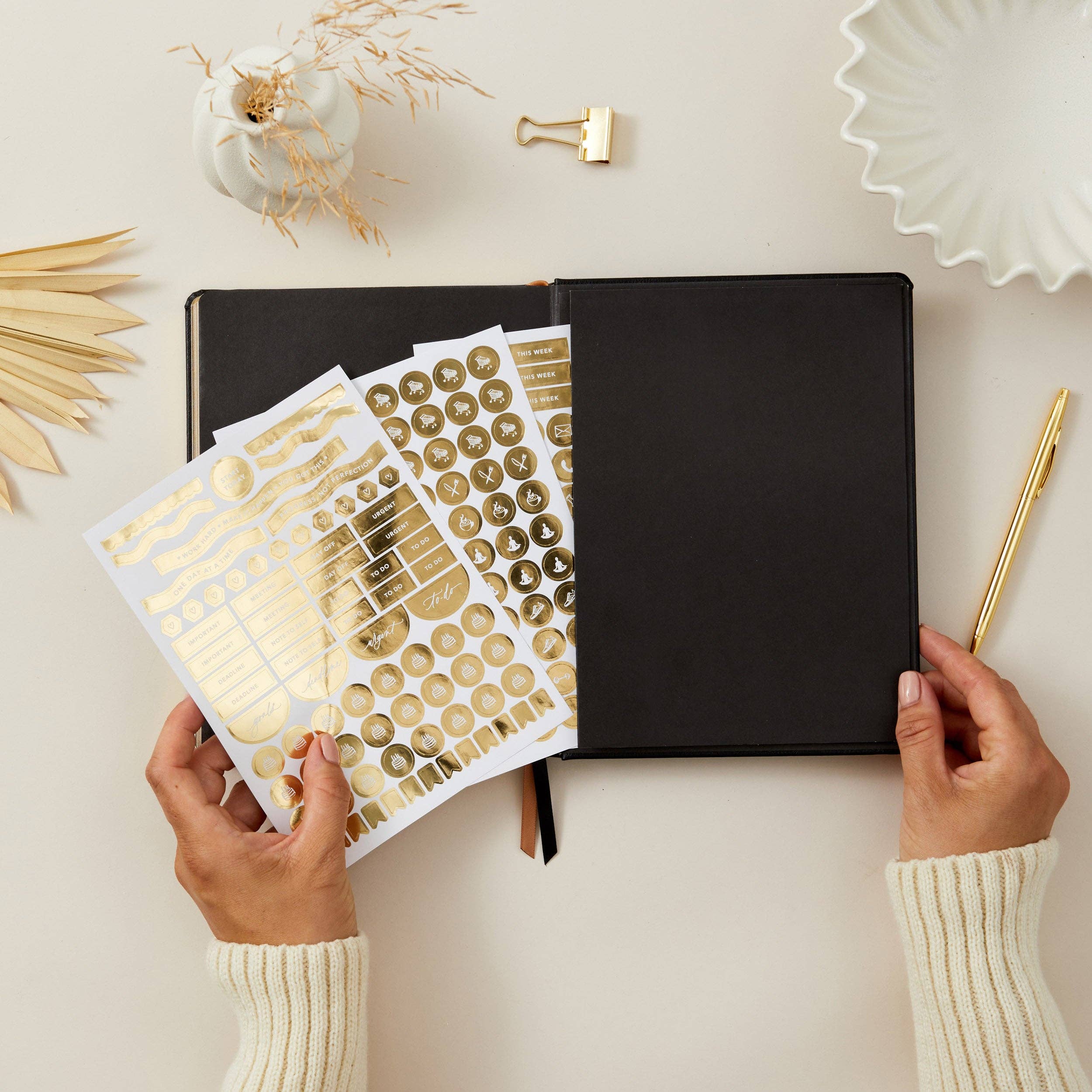 Blush And Gold - Wholesale Planner - 2026 Weekly Planner - Tortoise19