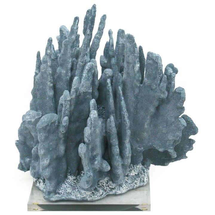 Base en acrylique corail Faux Blue Ridge, 11 x 9,8 x 12,2" H pour la vente par Modern Coastal by Contrast Inc.