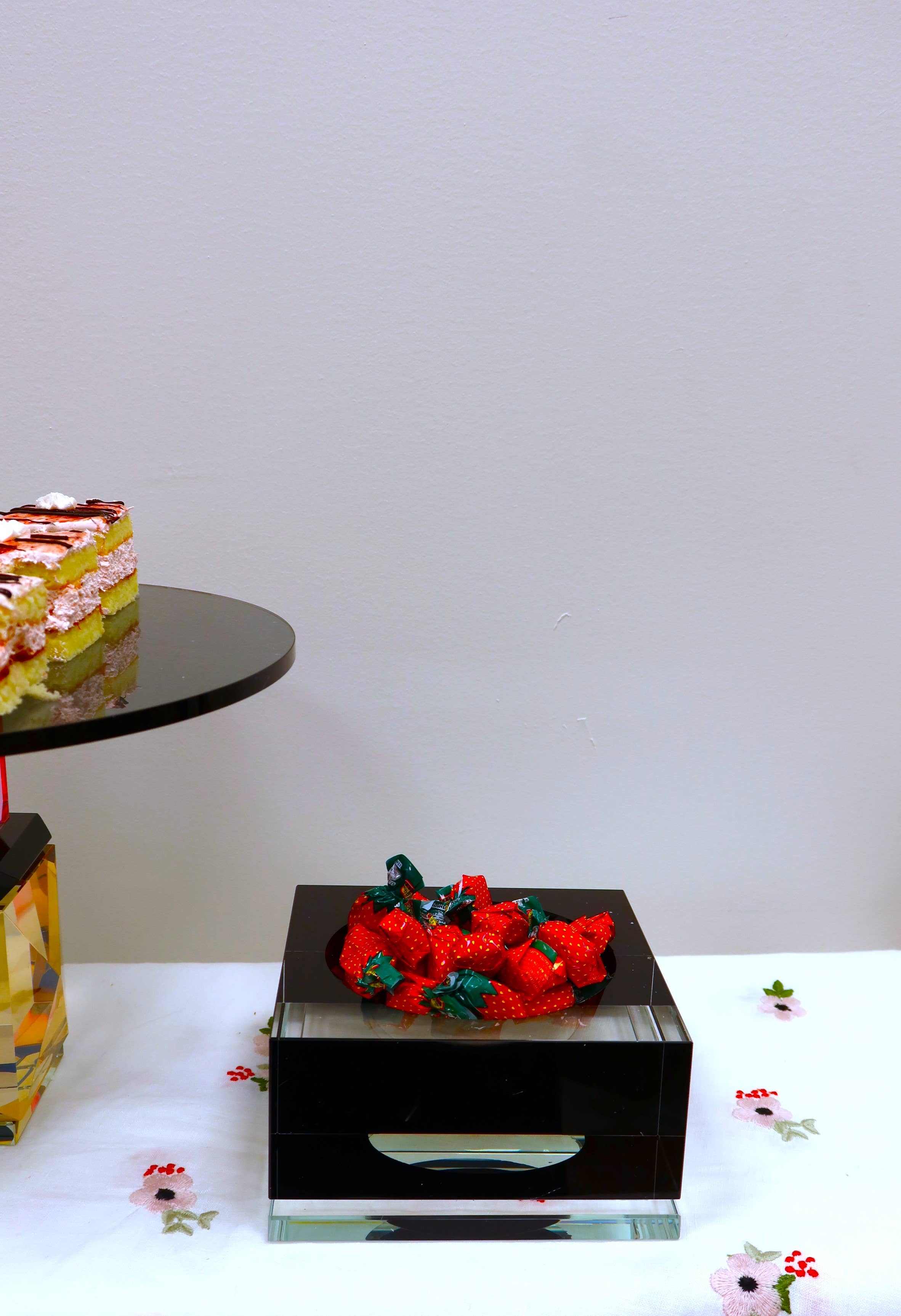 VIVIENCE – wholesale Dekorativ tallrik/fat/skål – Grund Svart Klar Grund Skål2