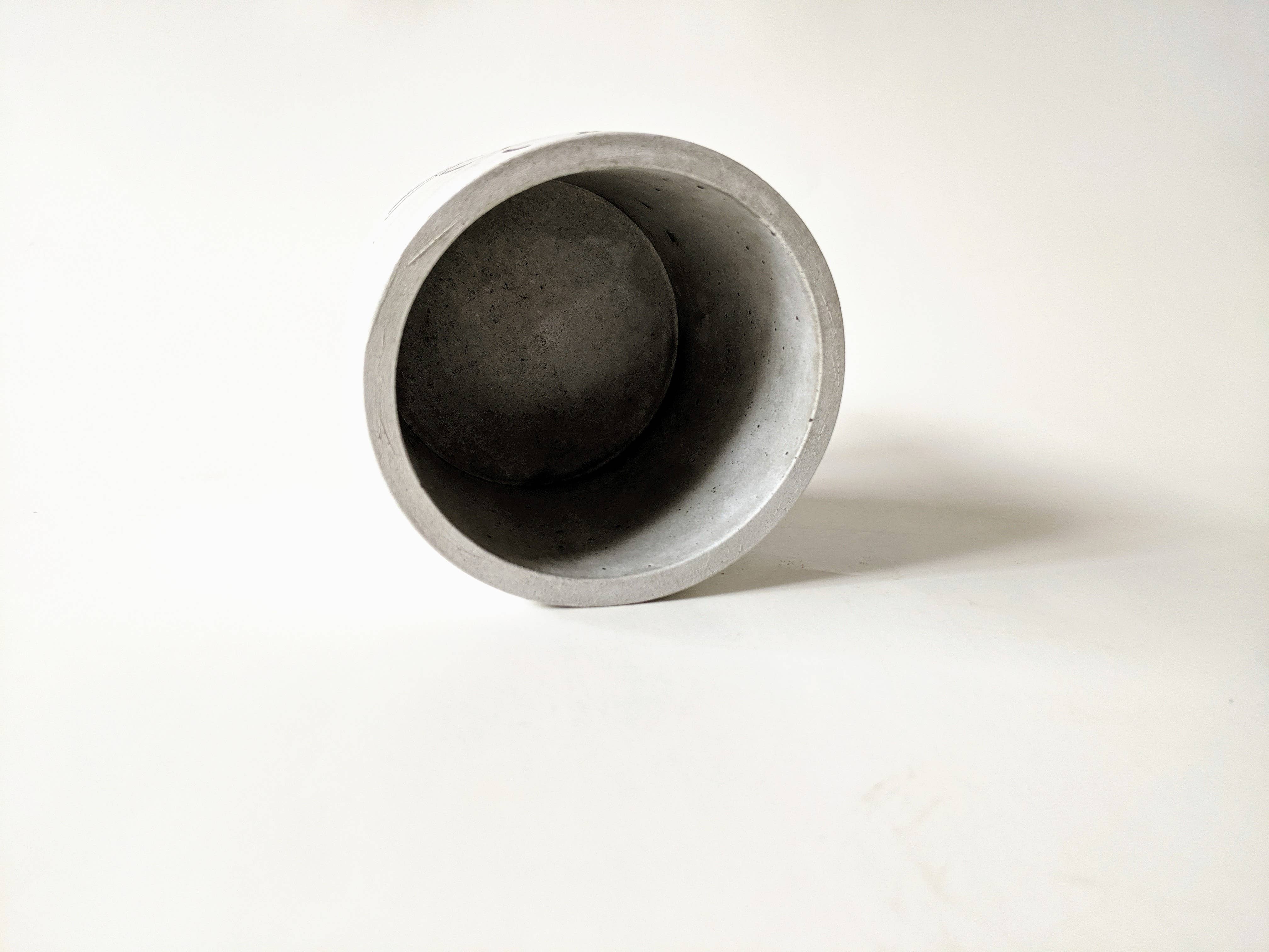 ForgottenProperty - Venta al por mayor Macetas - Maceta de hormigón Moonshine1