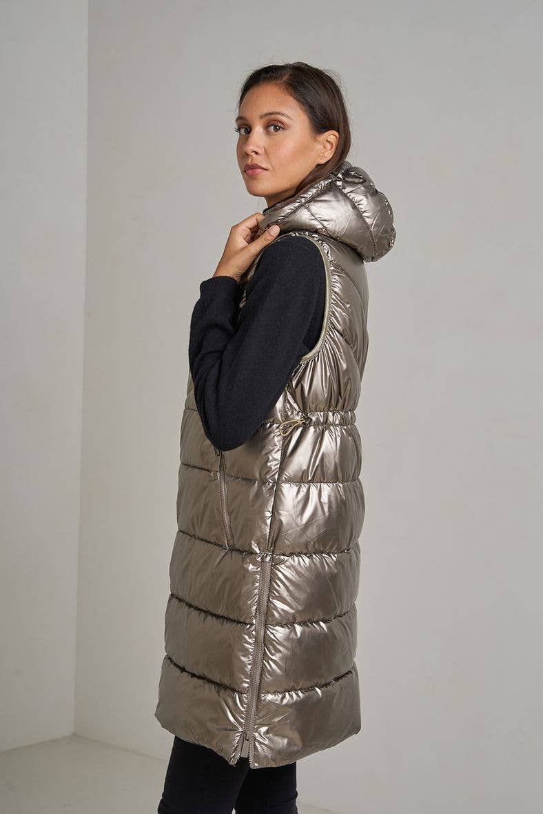 Attrait Paris - Wholesale Puffer Jacket - Women's - Metallic quilted long sleeveless oversized puffer jacket21