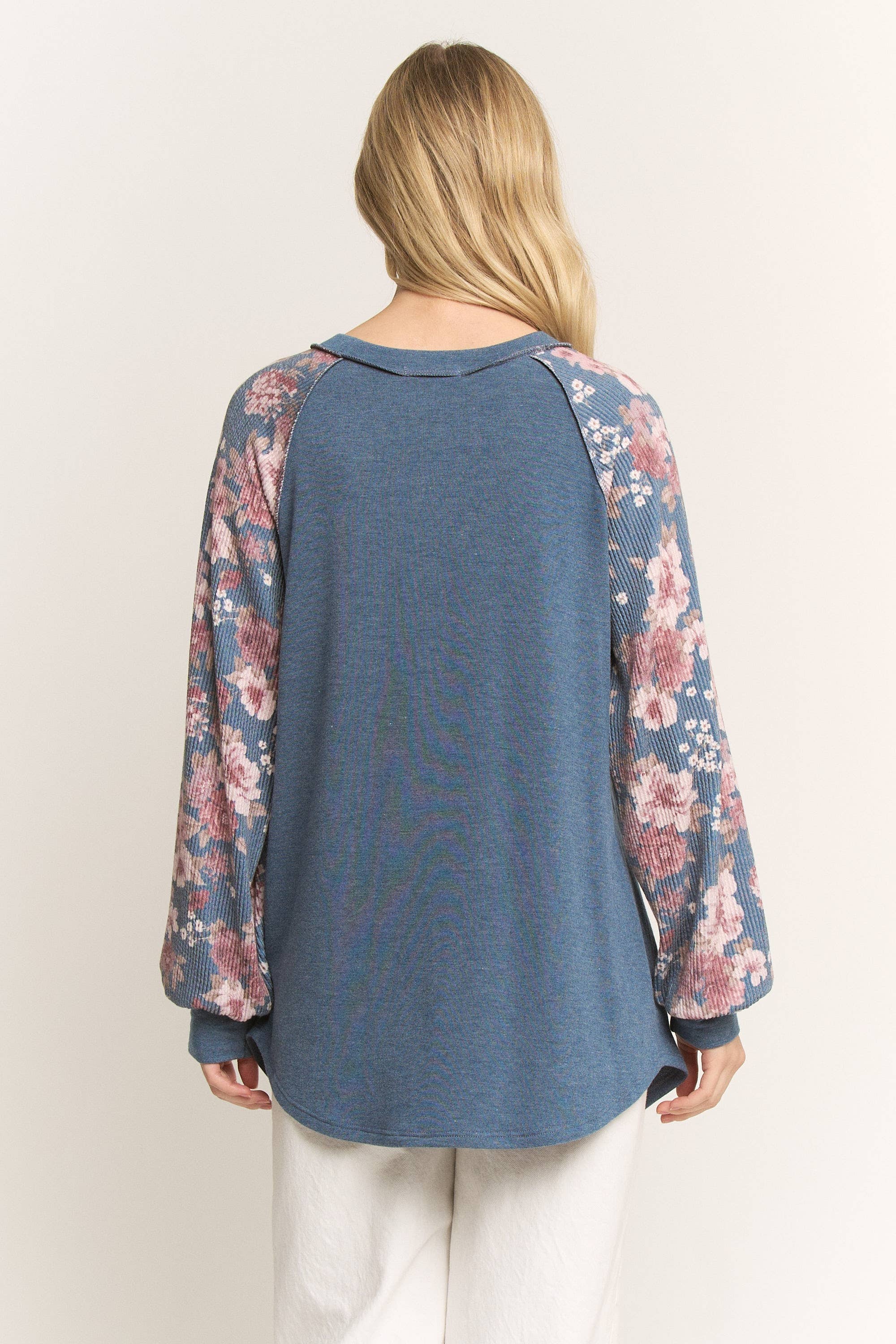 HEIMISH - Venta al por mayor Sudadera - Mujer - ET7689-25 TOP URBANO CON CONTRASTE DE CANALÉ Y ESTAMPADO FLORAL5