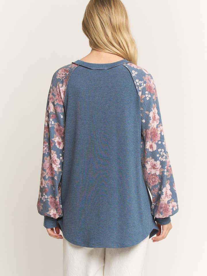 HEIMISH - Venta al por mayor Sudadera - Mujer - ET7689-25 TOP URBANO CON CONTRASTE DE CANALÉ Y ESTAMPADO FLORAL5