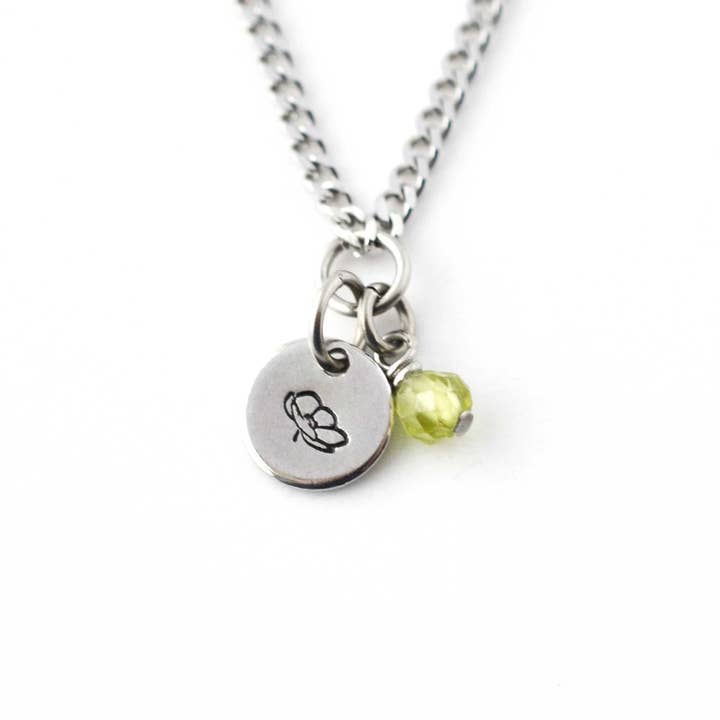 August Geboortebloem & Geboortesteen Ketting, Klaproos & Peridoot, Handgemaakte Gepersonaliseerde Sieraden voor wholesale door Little Gems Jewels