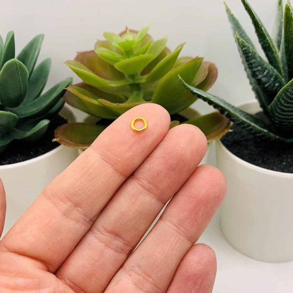 Guerrilla Charm - Wholesale Craft Supplies - 5mm, 18g, Gold Plated Open Jump Rings1