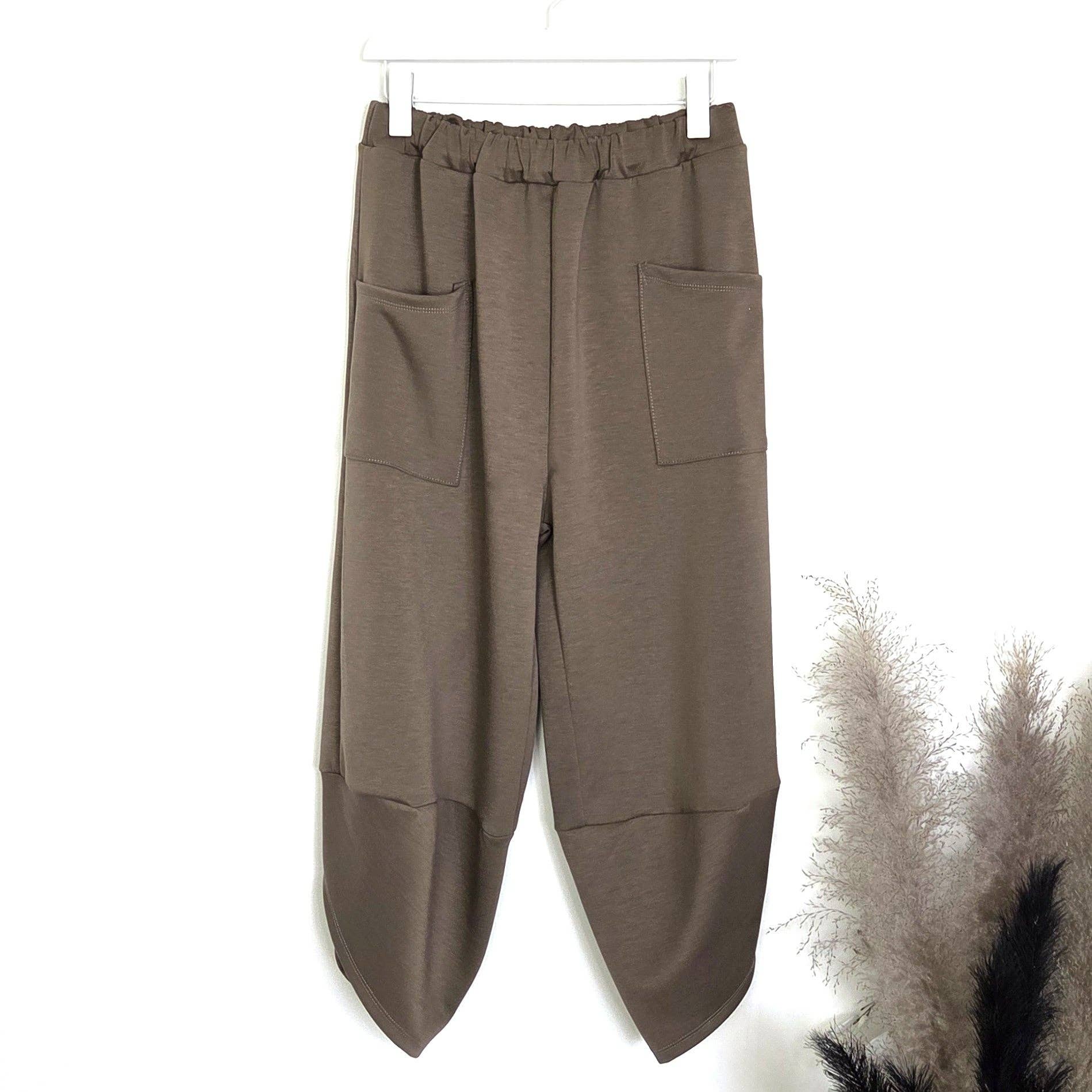 Tempest Designs – wholesale Pants – Women's – Soft scuba fabric relaxed cocoon style pants (M-L)3