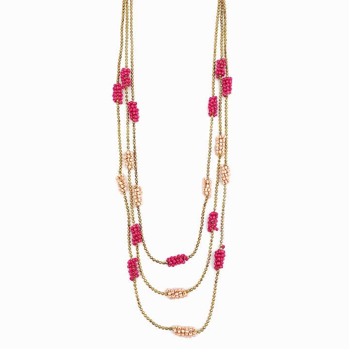Collier de la collection Sachi Cerise - Tubes perlés à trois couches pour la vente par Anju Jewelry