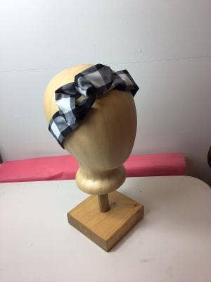 Bandeau en tissu, motif à carreaux Buffalo noir et blanc pour la vente par Twisted Wings Headbands