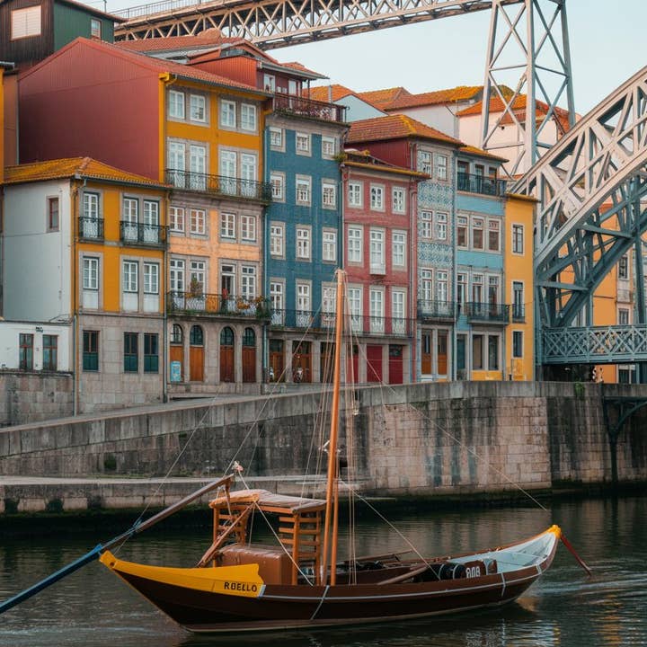 AB Crystal Collection - Wholesale Keychain - Unisex - porto ribeira souvenir gift set – portugal landmark keepsake2