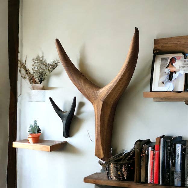 The African Home Goods - Vente Décoration murale - Tête Nguni Noire Iroko | Décoration Murale Tête d'Animal | Décor de Ferme Fait Main - Noir4