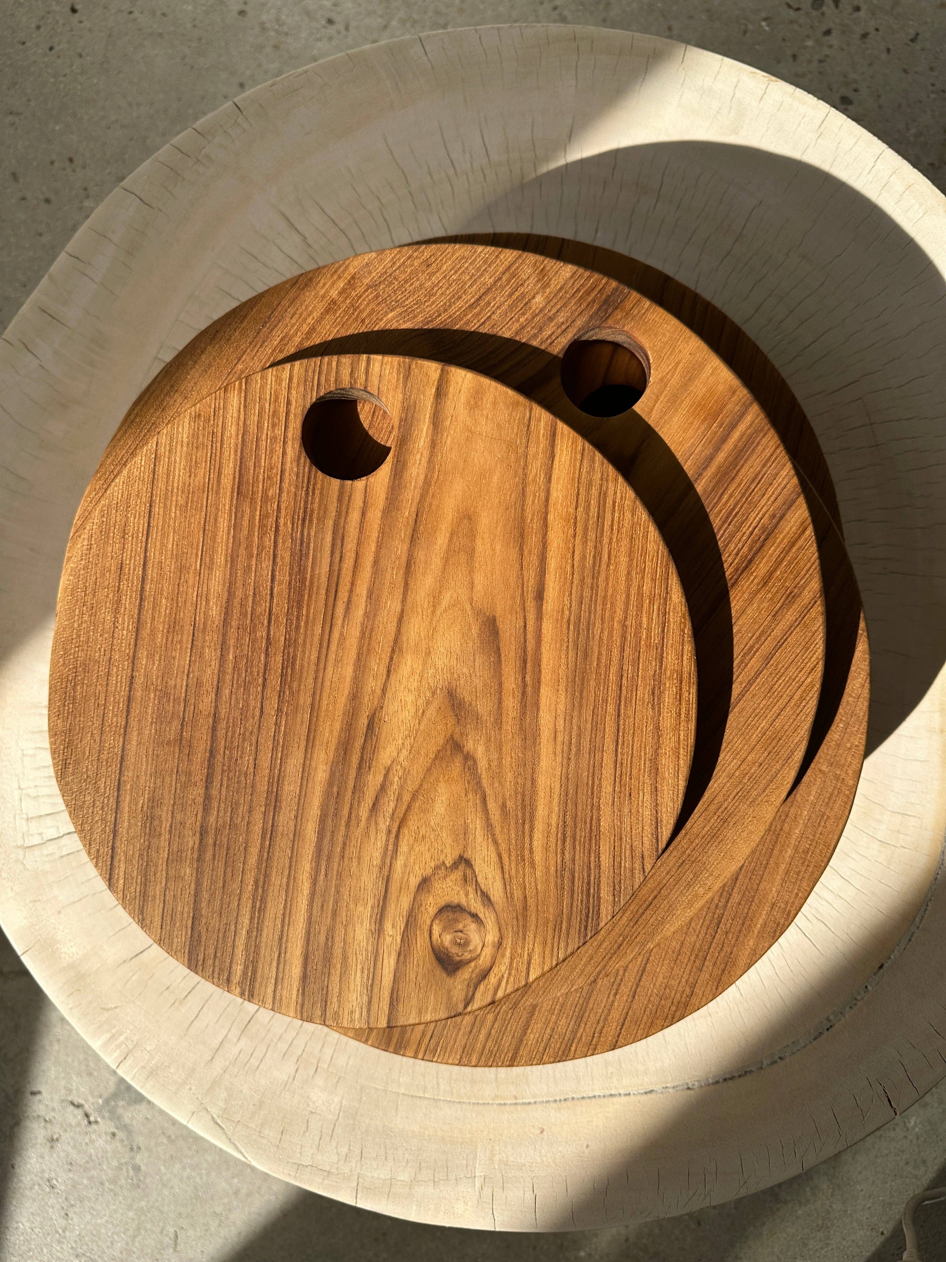 Office Objets – wholesale Skärbräda – Rund skärbräda i urholkad teak D:3048