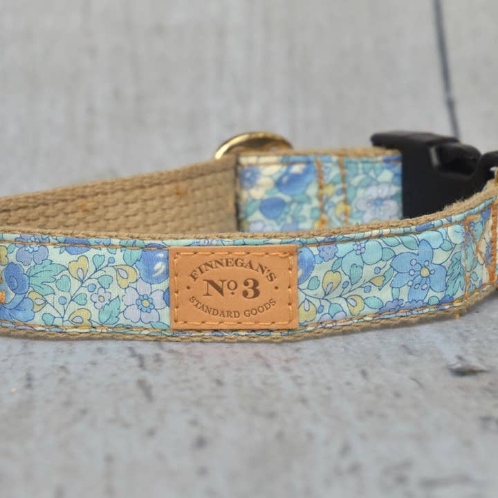 Floreale blu chiaro da 1 pollice per la vendita all'ingrosso da parte di Finnegan’s Standard Goods