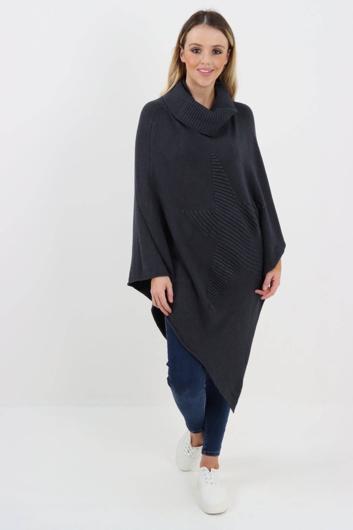 Miss Bold – Engroshandel Poncho - Dame – Italiensk strikket lagenlook poncho med stjernemønster og rullekrave8