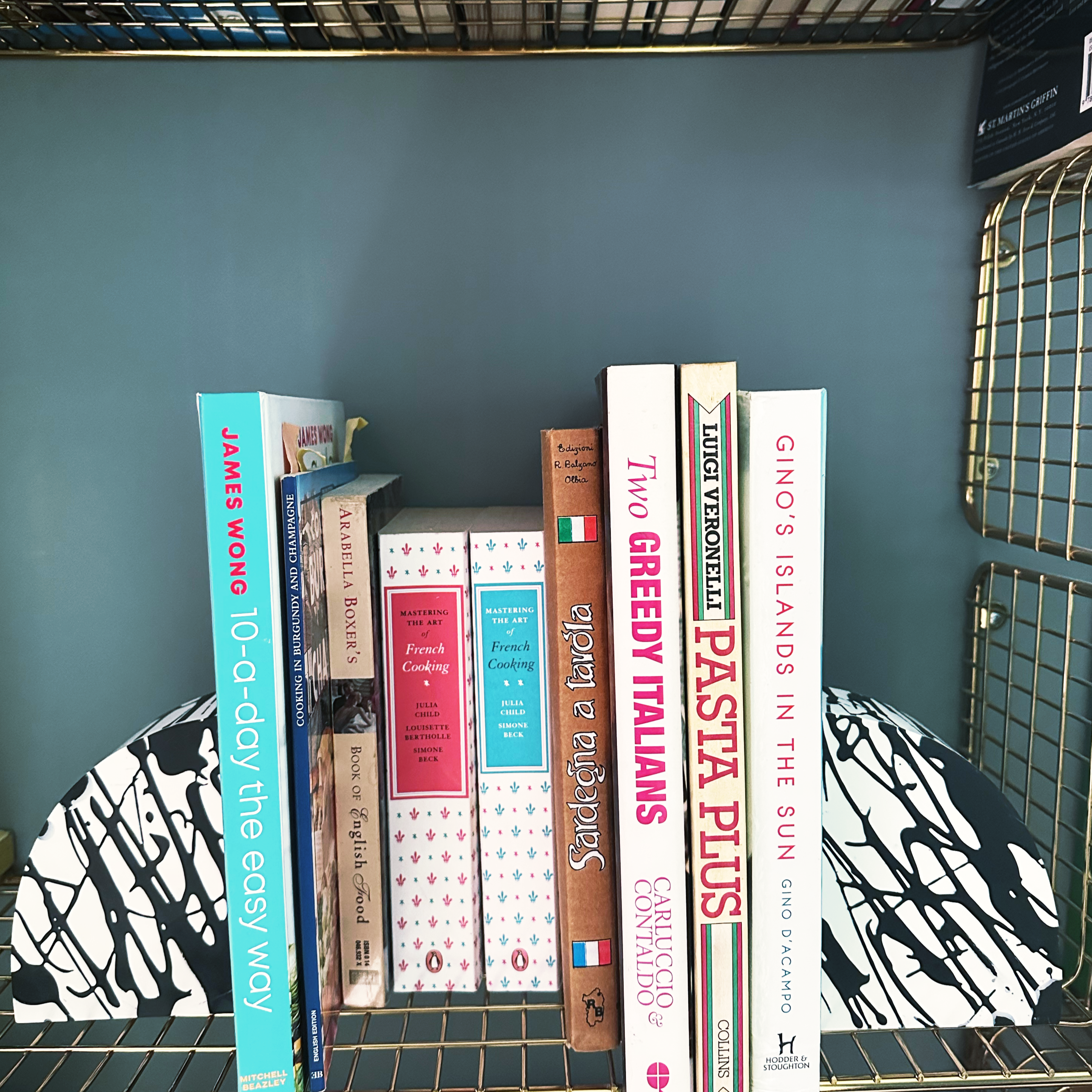 Made By Robyn - Wholesale Bookend - Book Ends - Graffiti - Black & White6