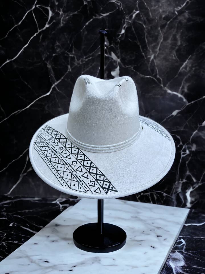 Cappello Journey West in camoscio verniciato per la vendita all'ingrosso da parte di Bella Soul