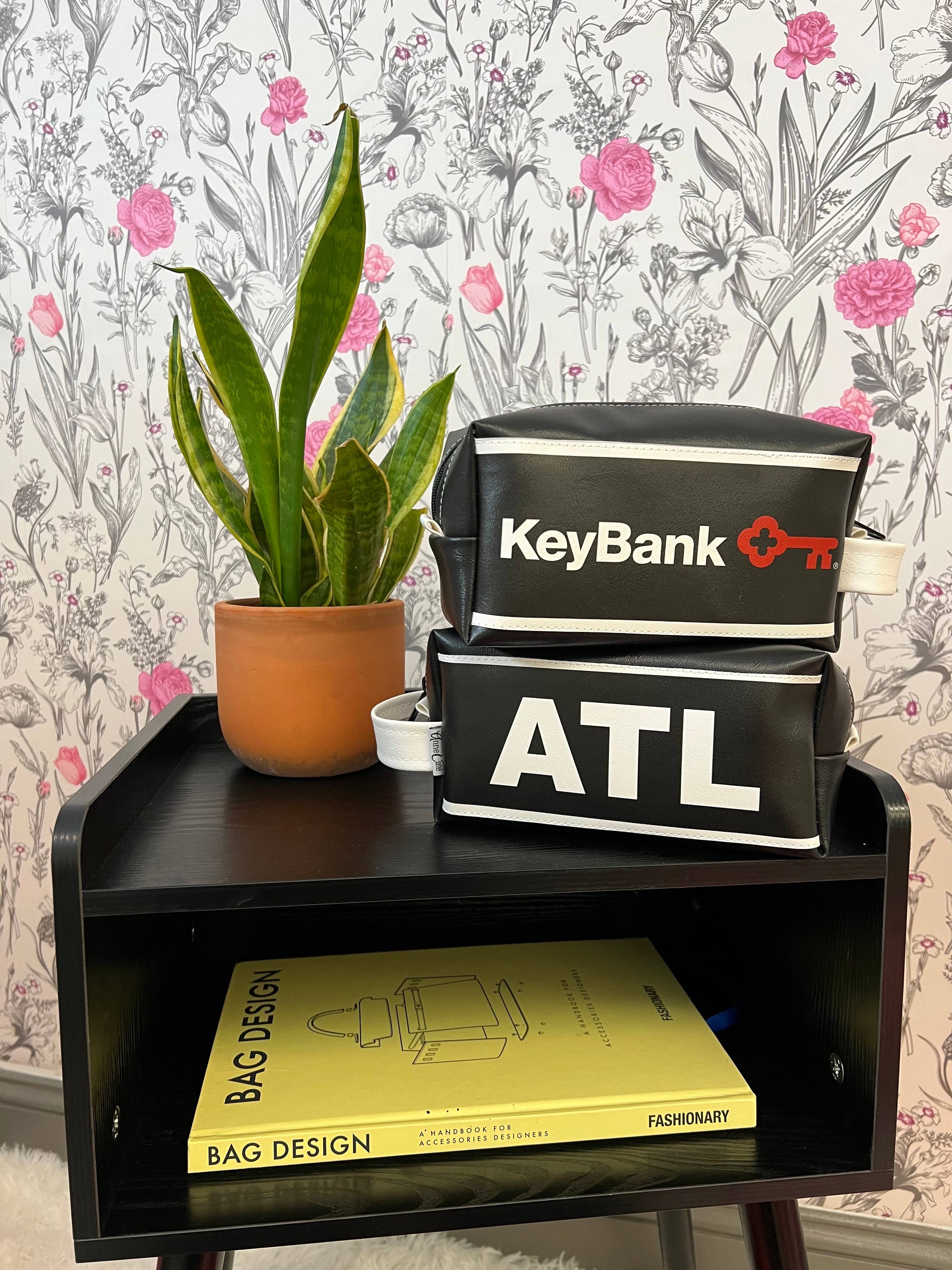 Anne Cate - Wholesale Toiletry Bag - Women's - Custom Dopp Kit Toiletry Bag Travel Bag - Personalized2