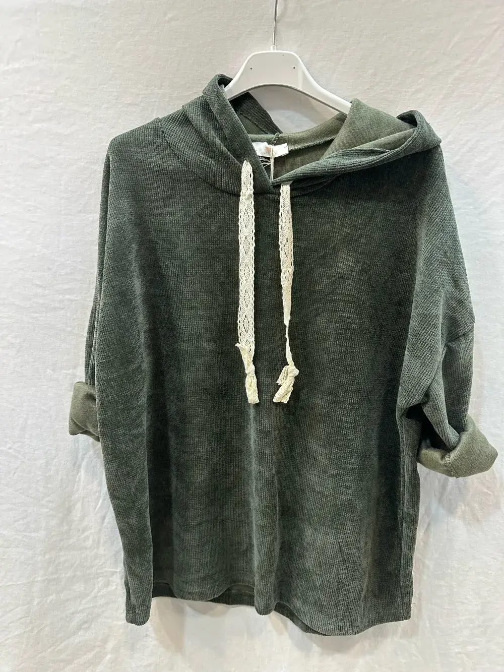Mimi & Gogo – Engroshandel Hoodie – Kvinder – Velourhættetrøje med blonder og snøre11