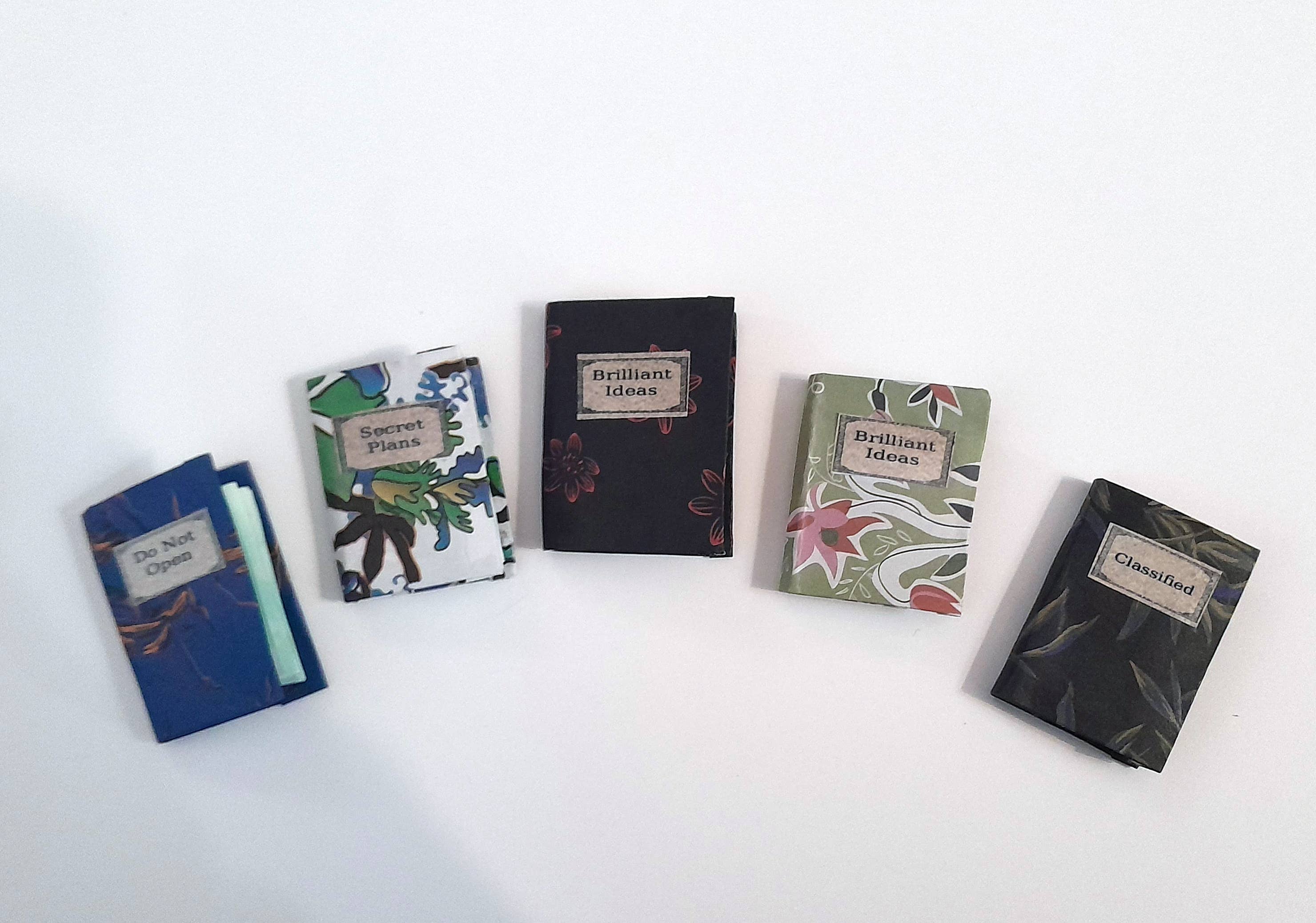 SUPERAWWWSOME - Vendita all'ingrosso Regalini per gli invitati - Mini Libri, Miniatura Casa delle Bambole Piccolo Diario Bomboniera4