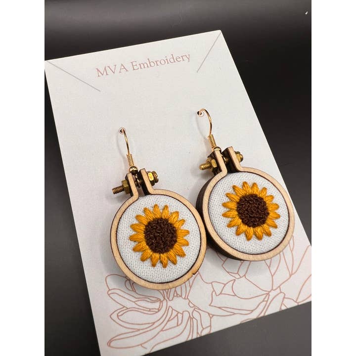 MVA Embroidery - Venta al por mayor Pendientes colgantes - Pendientes de girasol bordados a mano