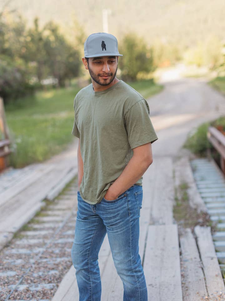 Ehi Bear! Cappello Poly Camp - Grigio per la vendita all'ingrosso da parte di Made of Mountains