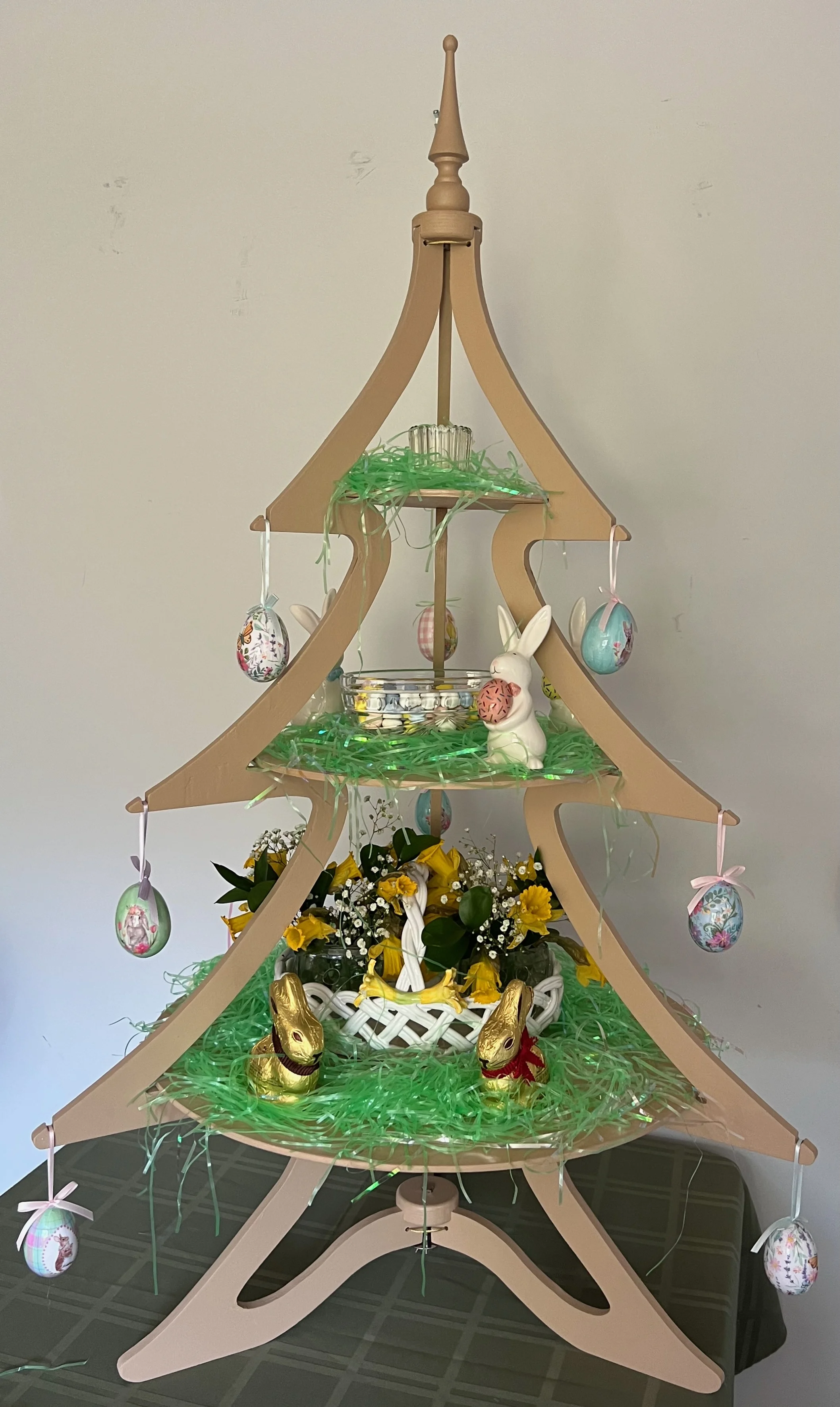 A Treasured Tree – wholesale Christmas decoration – Tall Wood Traditional Tree2