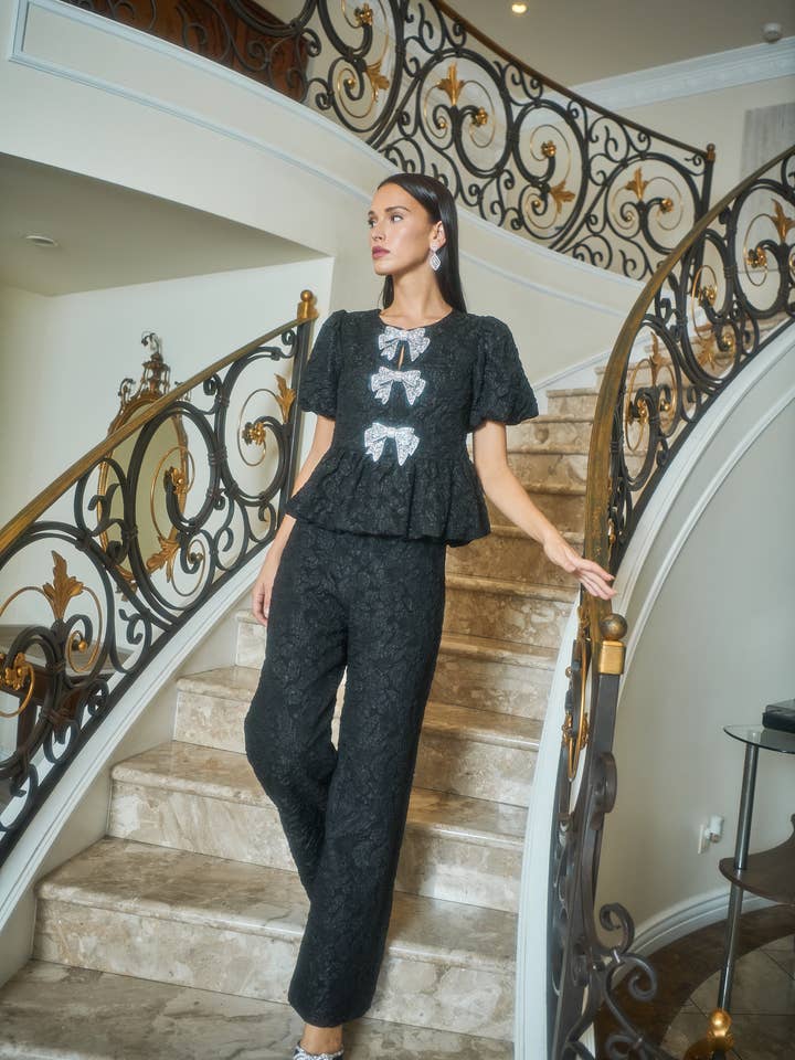 Sugarlips – Großhandel Bluse – Damen – Arielle Jacquard Mania Schleifen-Top2