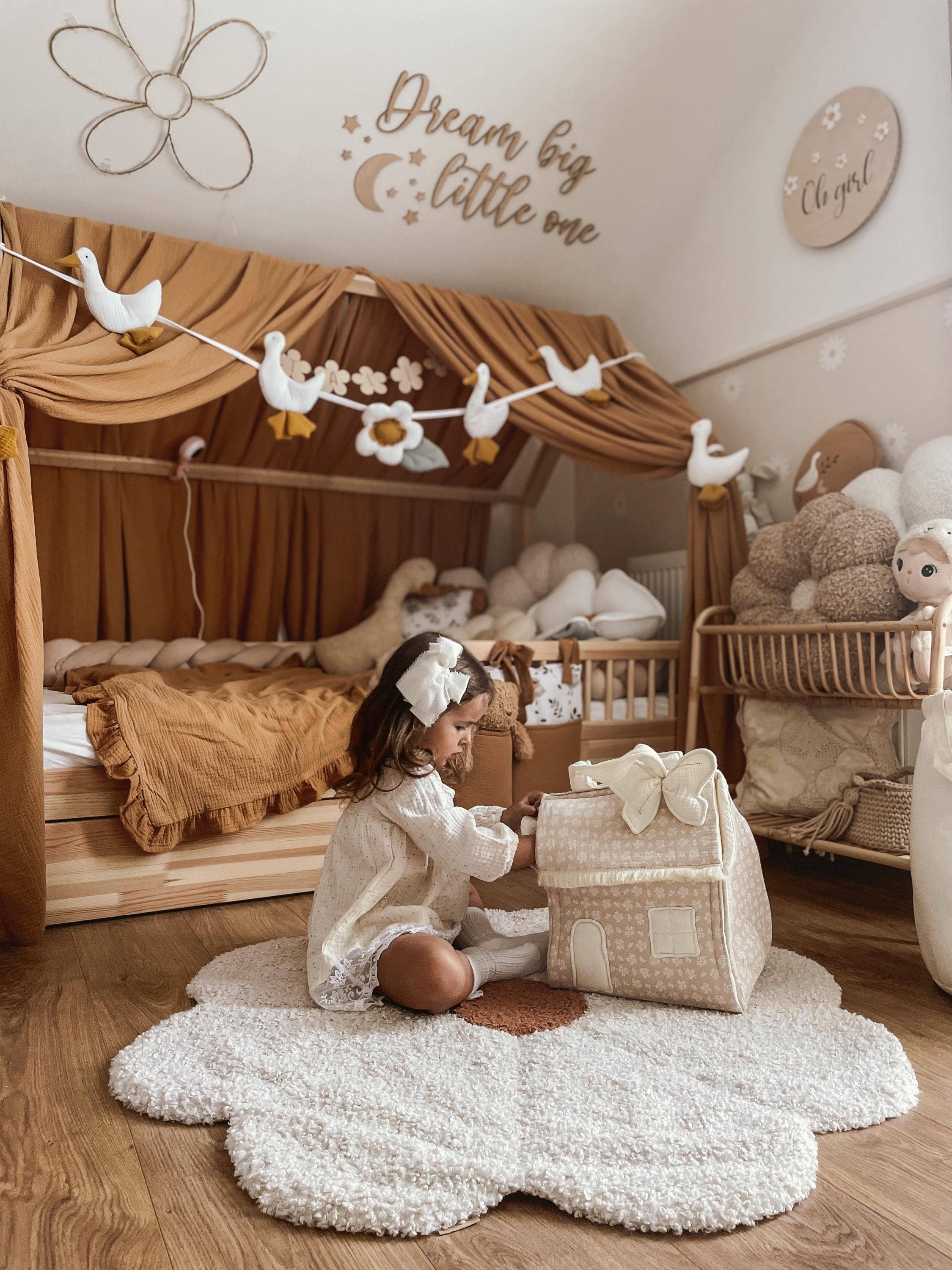 Velvet White - Vente Accessoire de poupée – enfant - Adorable valise maison de poupée avec poignées4