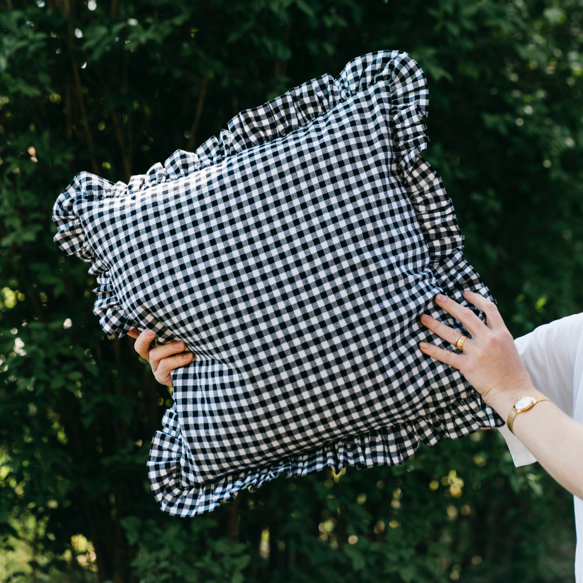 OMOM - Wholesale Throw/Decorative Pillow - OMOM Cushion Cover / Sofa Cushion in Organic Cotton - Ruffle10