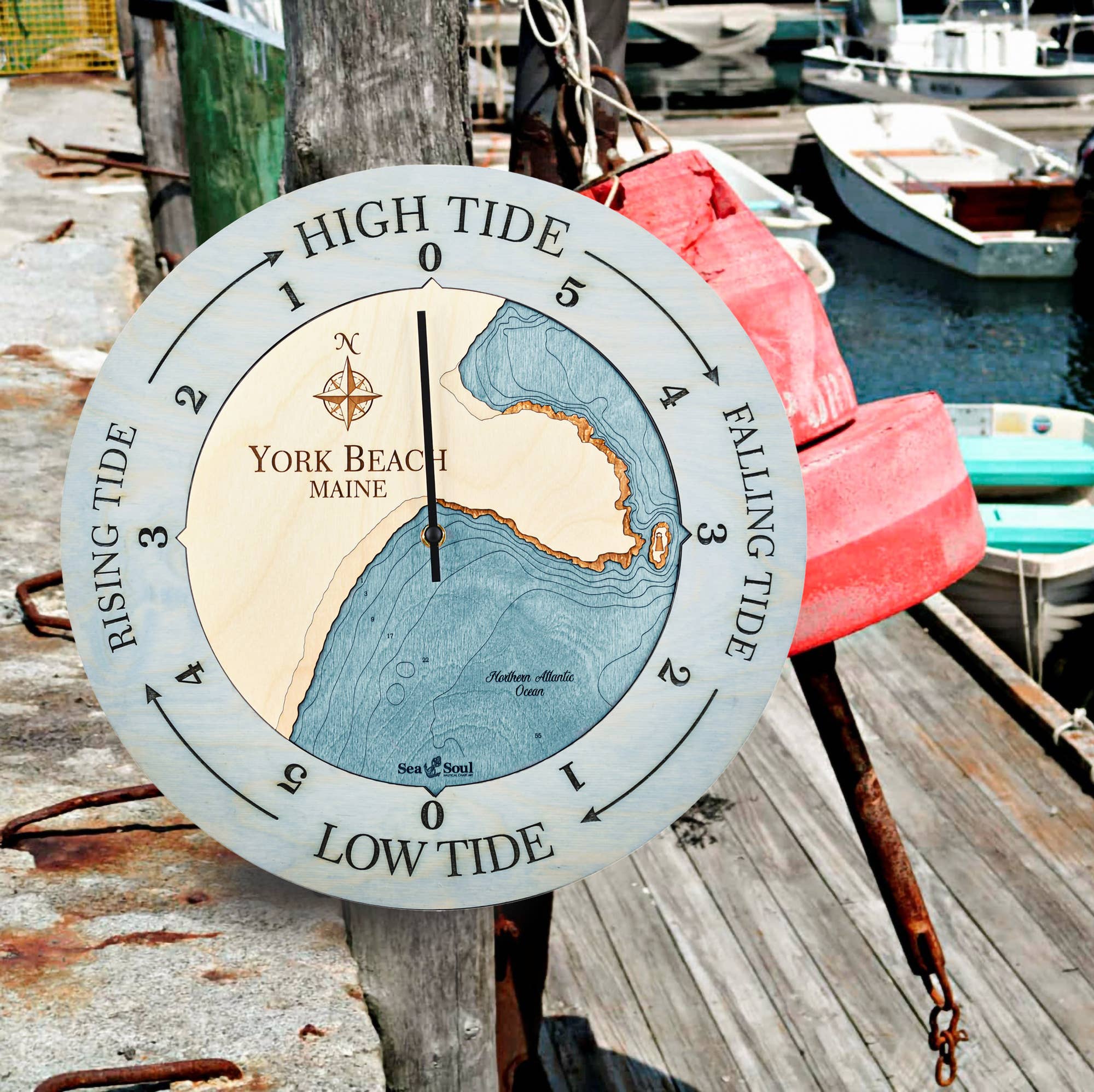 Sea & Soul Nautical Chart Art - Vente Horloges murales - Carte de profondeur d'eau de la côte du Maine139