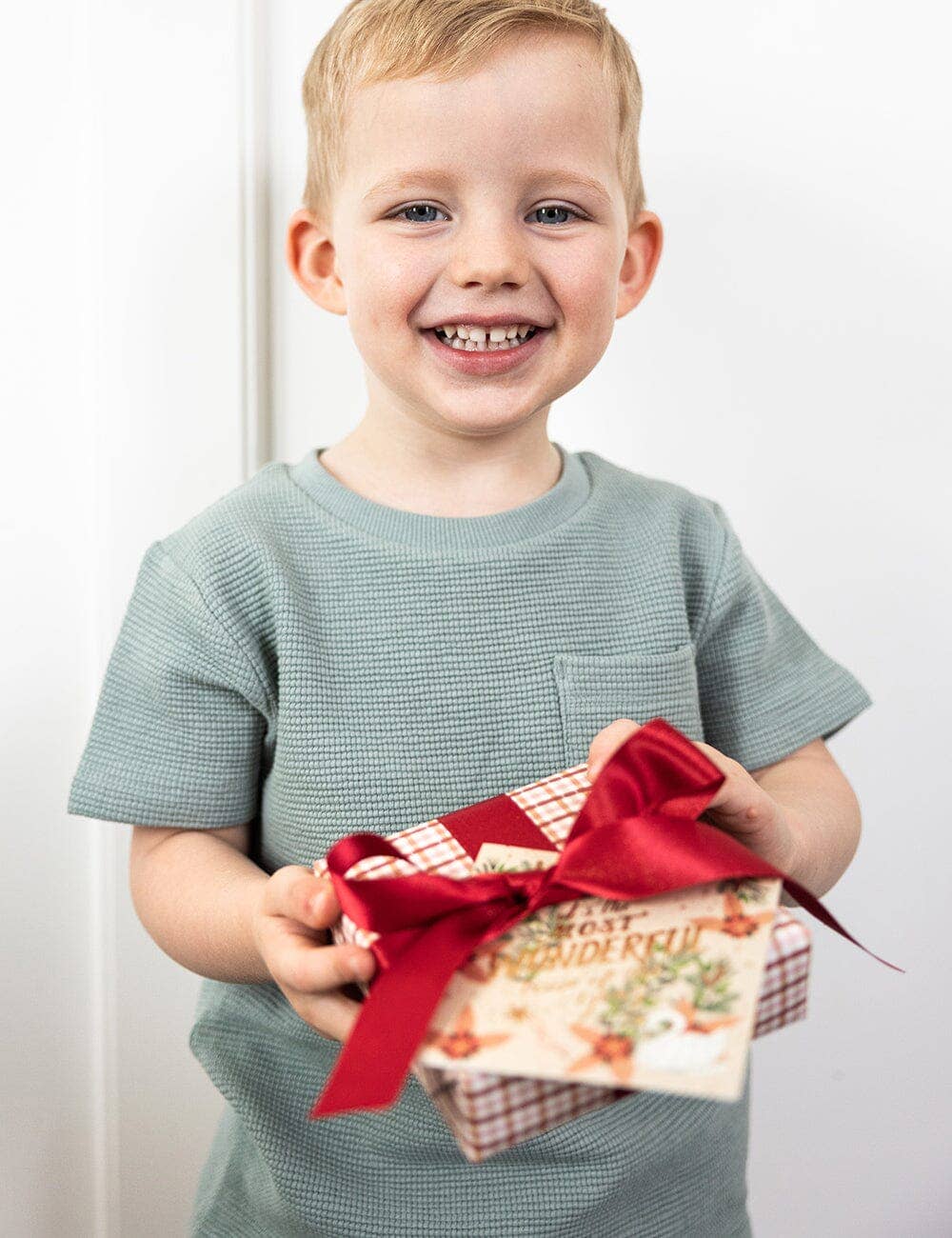 Bespoke Letterpress – Großhandel Band – Geschenke verpacken – Rotes Schimmer-Satinband 30 Meter6