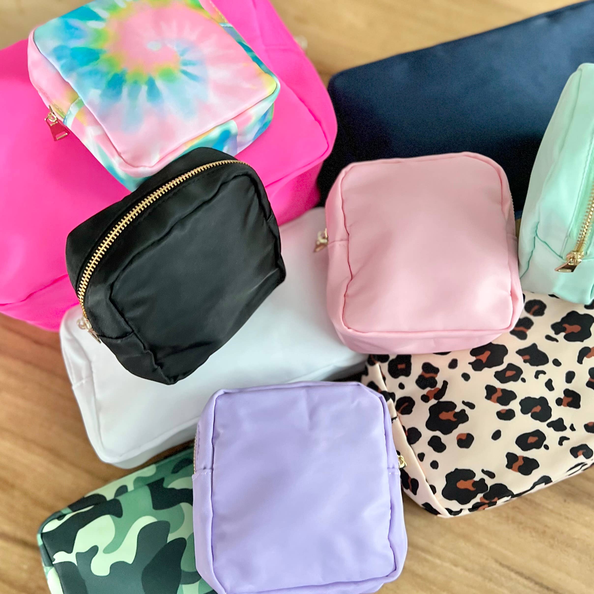 Palmy Pineapple - Wholesale Makeup/Cosmetic Bag - XL Nylon Bags For Letters, Makeup, Toiletries, Travel4