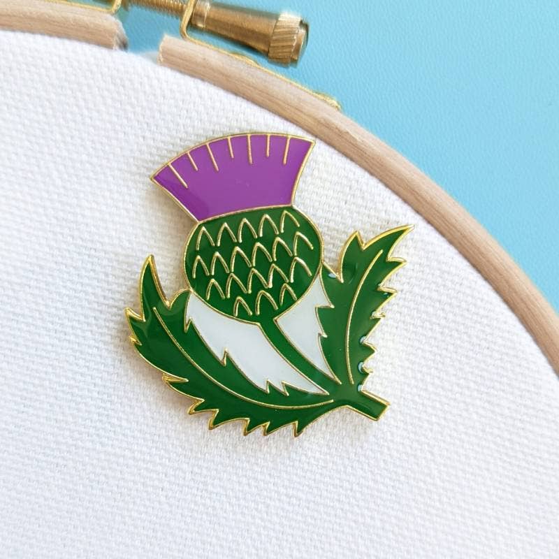 Paraffle - Wholesale Embroidery/Cross Stitch Supplies - Scottish Thistle Magnetic Needle Minder1
