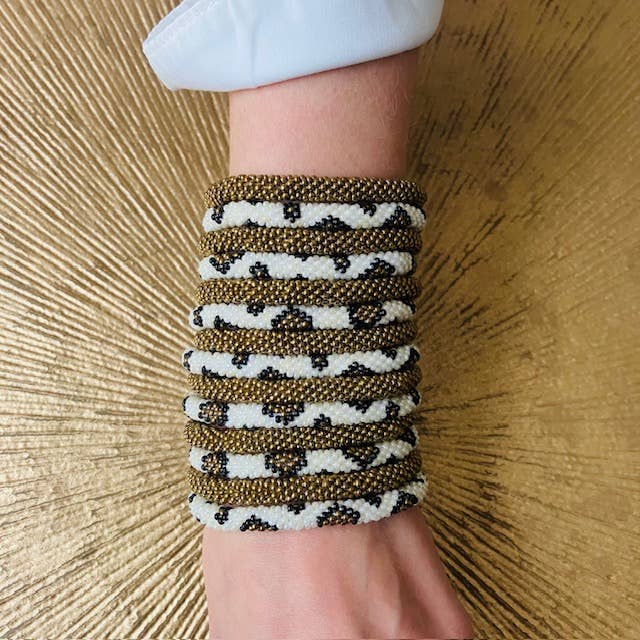 Luna-Leena - handmade in Nepal - Wholesale Beaded Bracelet - Beaded bracelet roll - gold - adult - glass beads4