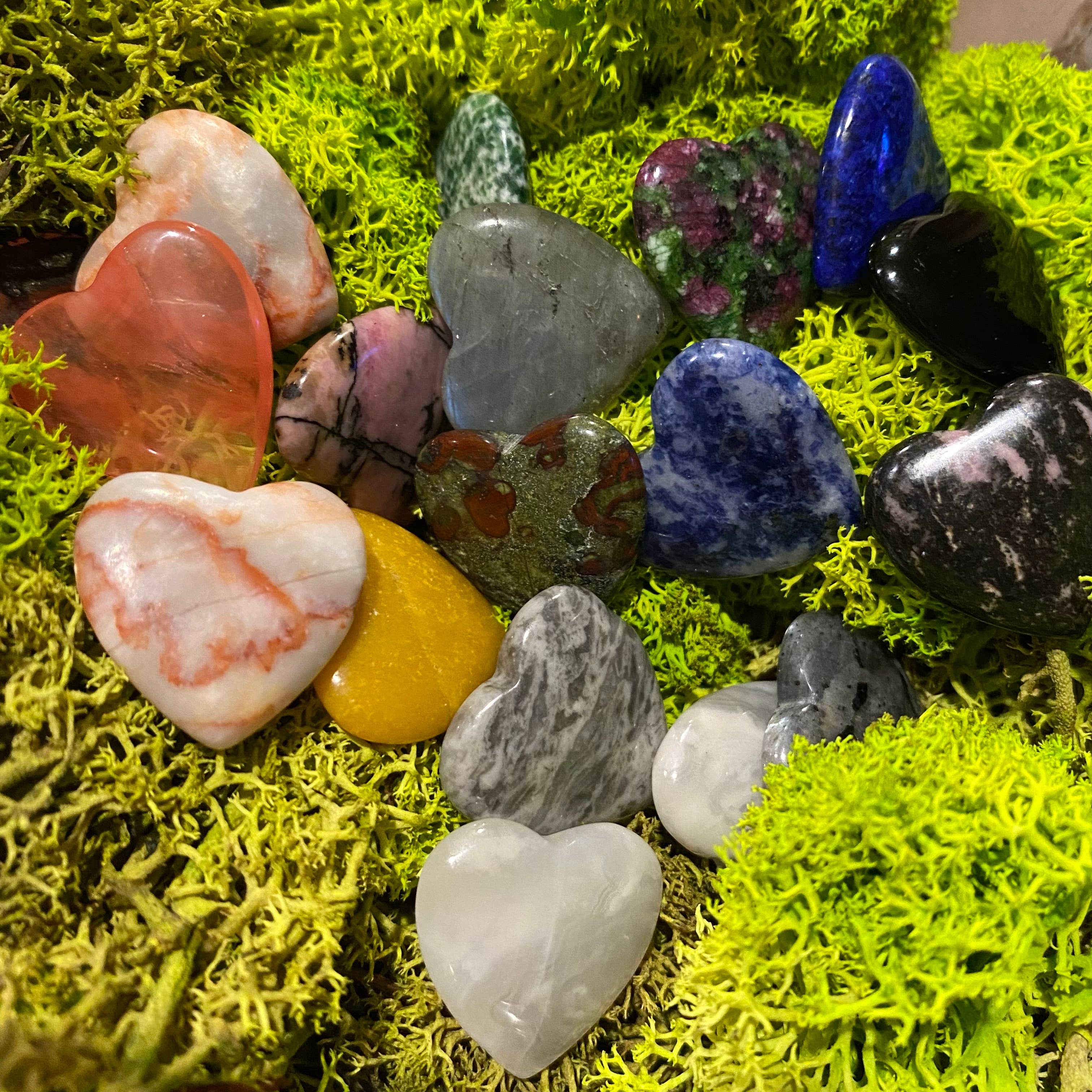 Wax Apothecary - Wholesale Spiritual Stone/Crystal - 💕 Crystal Mini Heart Stone Assortment ❤️💛💚💙💜🖤10