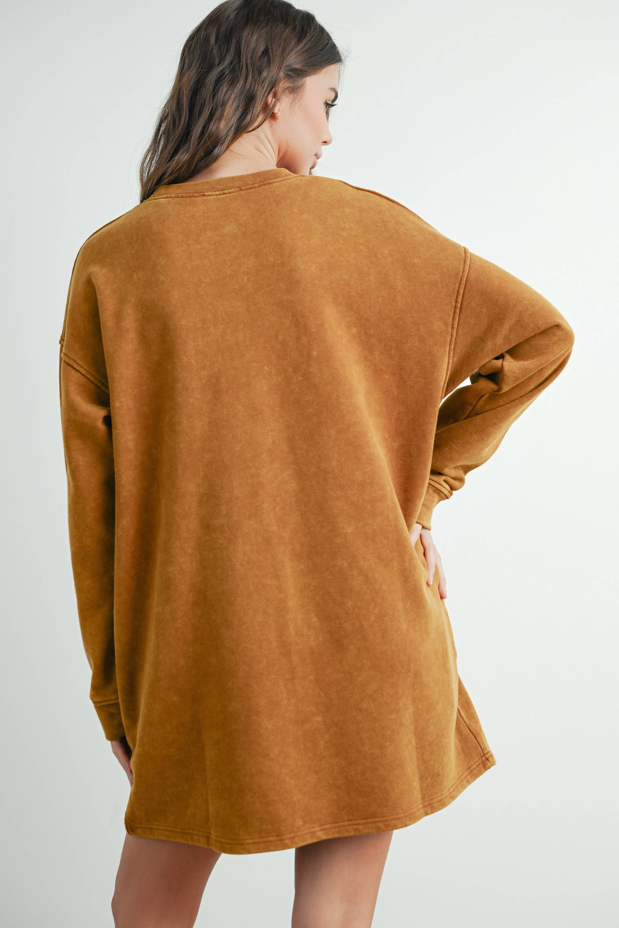 BUTTERMELON – Engroshandel Kjole - Dame – Lang acid wash sweatshirt-kjole - BMD753831