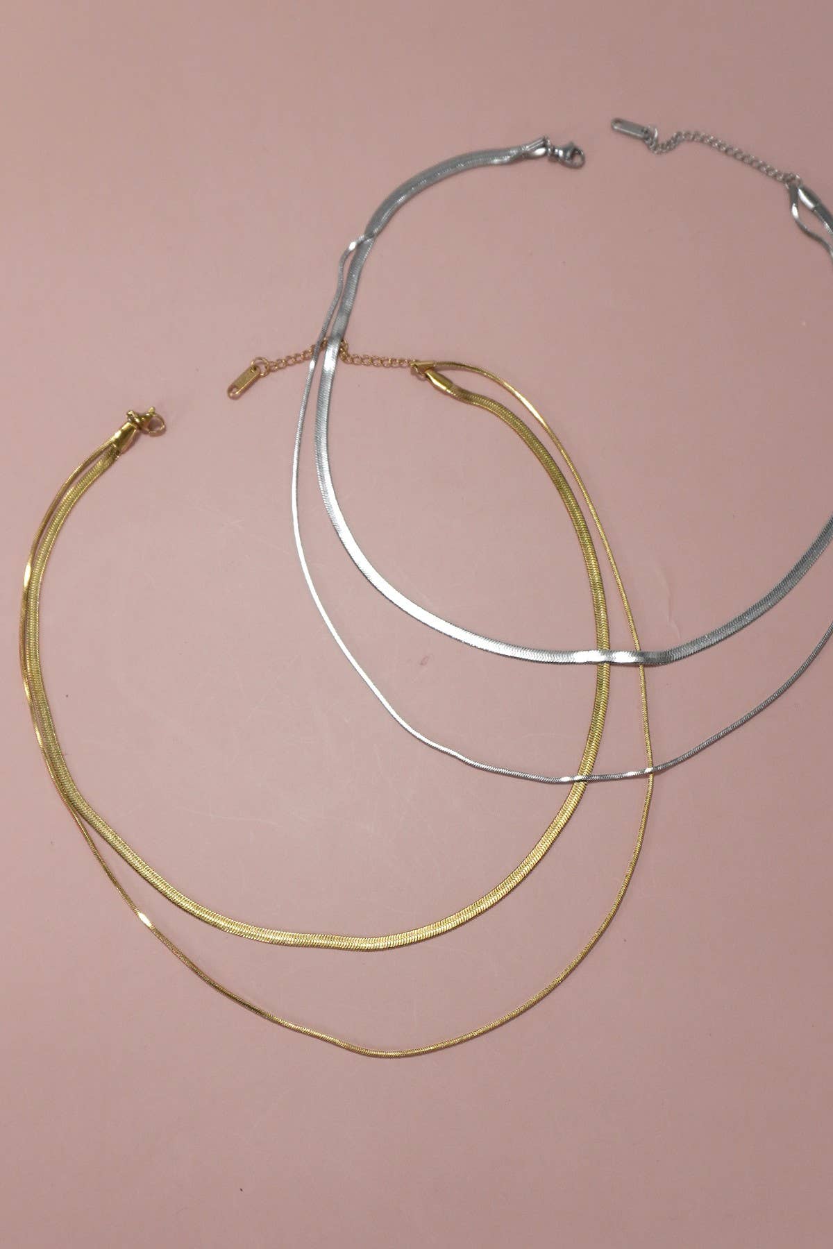 JOSSLYN by wall to wall - Vente Collier maille et chaîne - COLLIER MULTICOUCHE EN ACIER INOXYDABLE RÉSISTANT AU TERNISSEMENT | 40NK3154