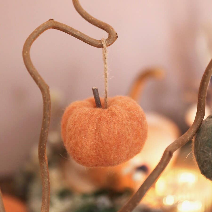 Lisa Angel – wholesale Ornament – Felt Pumpkin Hanging Decoration2