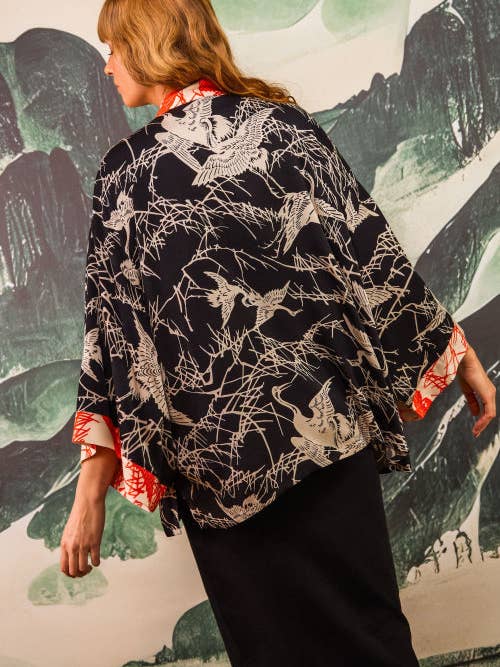 Artemis Muse - Wholesale Kimono – Women's - Japanese Crane Print Black & Ivory Short Kimono3