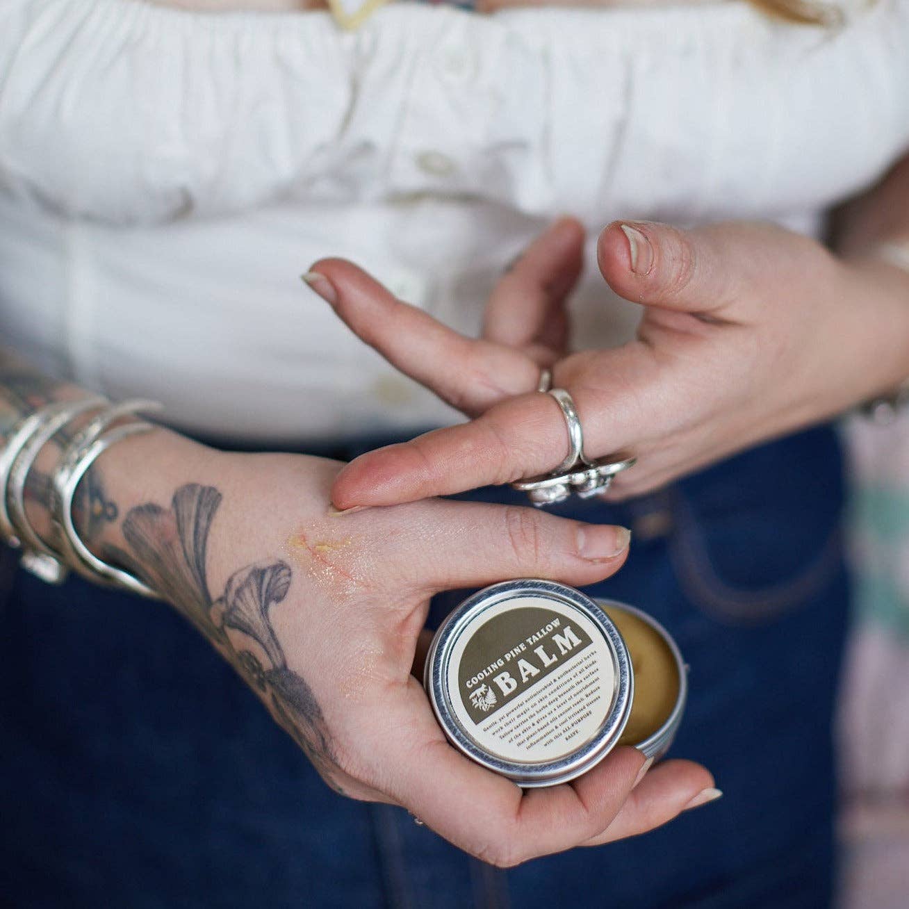 Cedar Hill Homestead - Vendita all'ingrosso Unguenti/Balsami/Creme curative - Balsamo di Sevo di Pino Rinfrescante – Unguento Neutro di Primo Soccorso