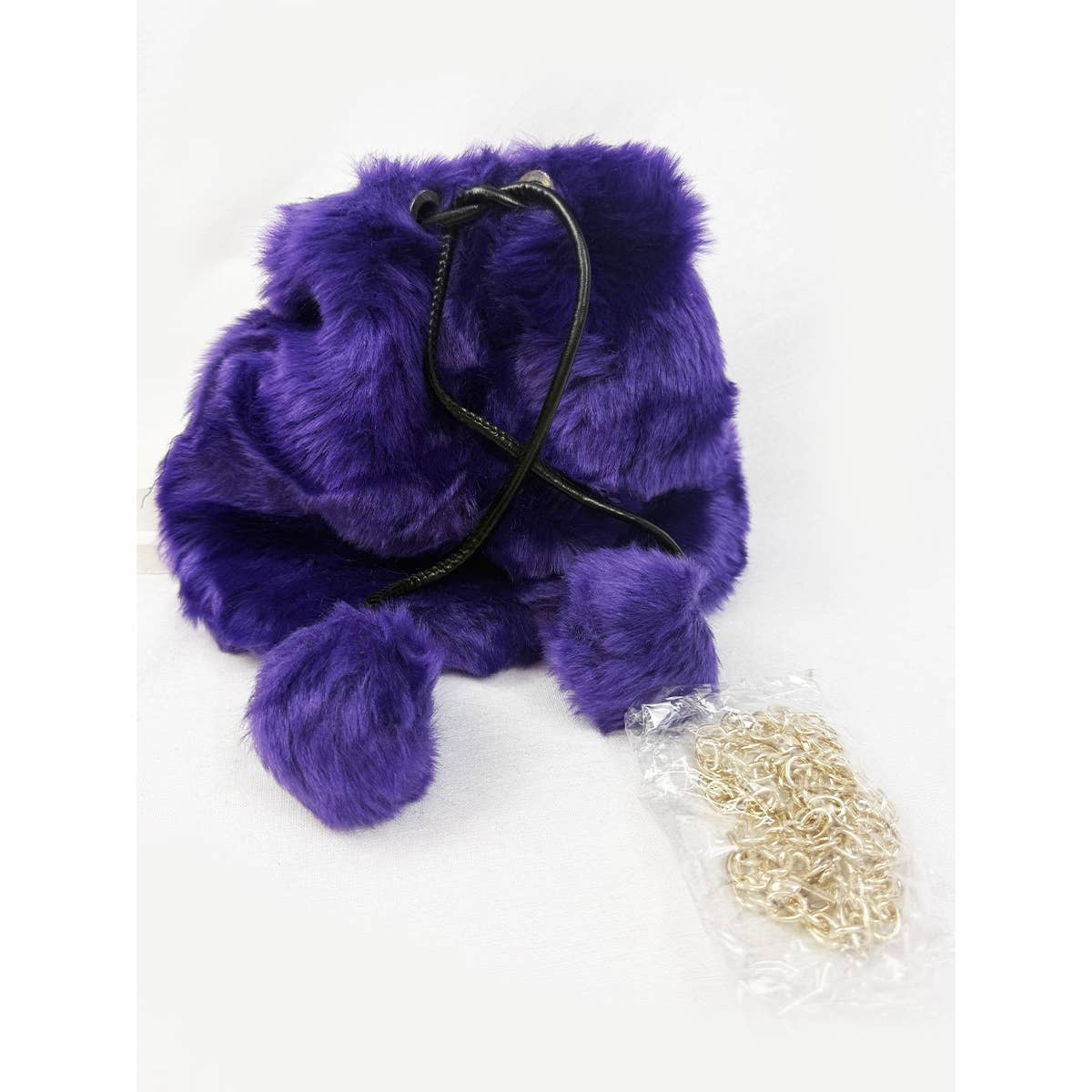 Love and Repeat – wholesale Drawstring bag – women's – Faux Fur Drawstring Bucket Bag4