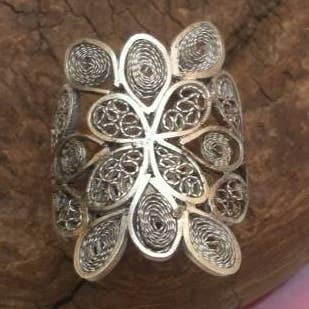 “Pop and Petal” ring for wholesale by Etcaetera Création