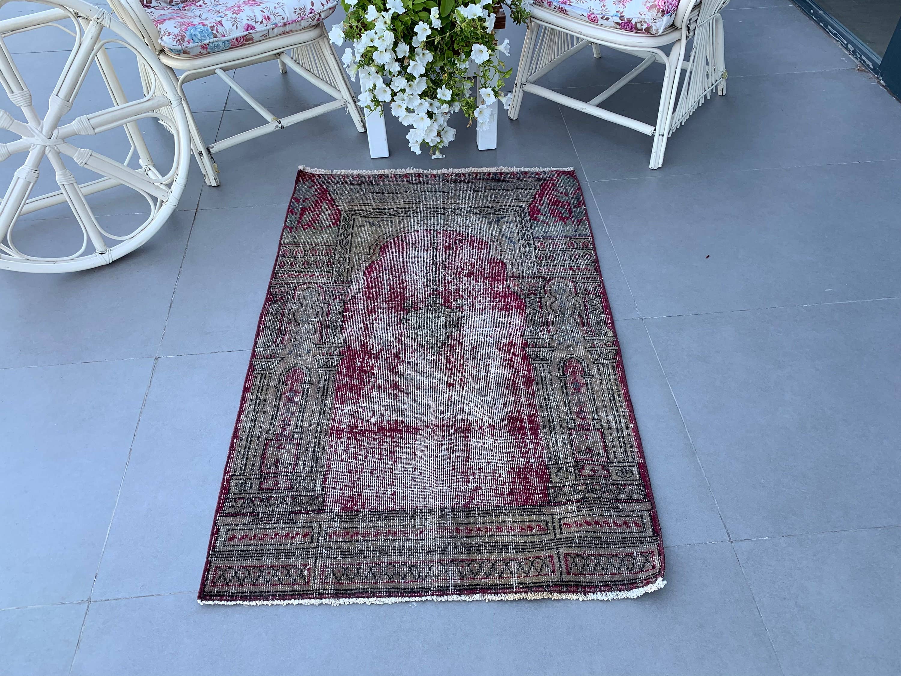 The Loom Wholesale - Wholesale Rug Pad - Vintage Small Rug 2,9x4,5 ft (88x136 cm), Turkish Red Oriental Wool Rug
