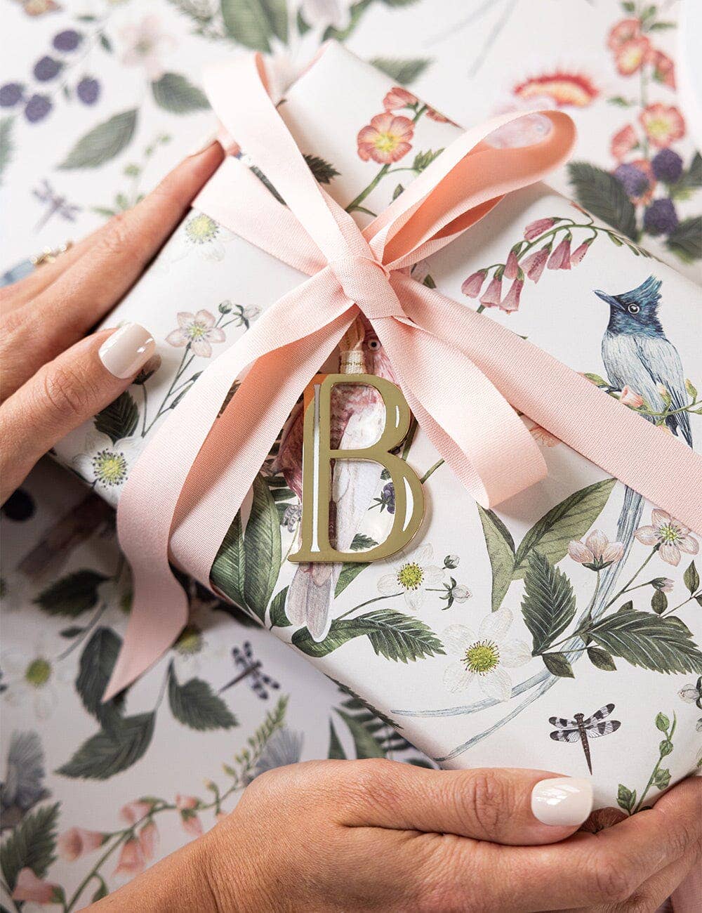 Bespoke Letterpress – Großhandel Geschenkpapier in Bögen – Kakadu / Dämmerung in Blüte 6er-Pack Geschenkpapierbögen6