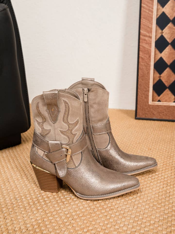 SWEET MAGIC MODA Y COMPLEMENTOS - Wholesale Cowboy Boots - Women's - SHORT COUNTRY BOOT 12