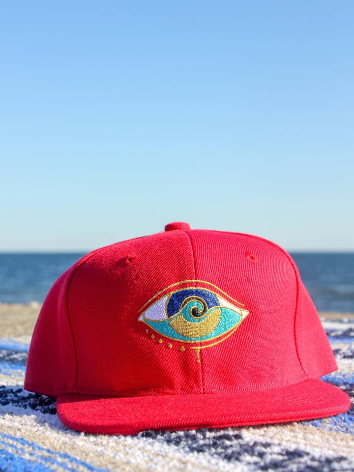 SNAPBACK ROUGE SEANOE POUR ENFANTS pour la vente par SEA NO EVIL