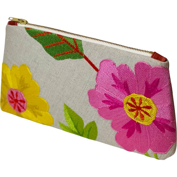 Bestickte Clutch mit Blumen für den Großhandel von KEE Concept